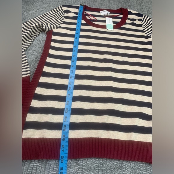 3/$30 Olive & Oak Maryanne Striped Pullover Sweater NWT Size X Large - Picture 8 of 13